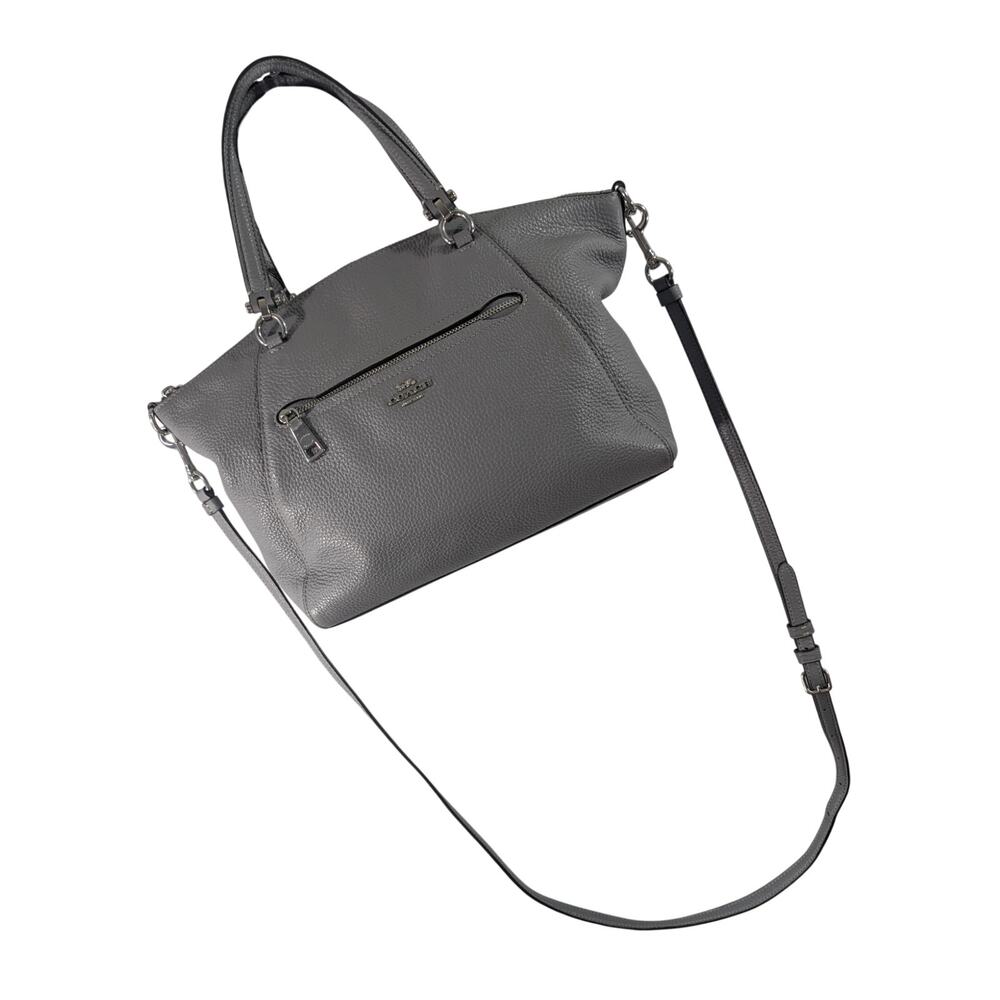 COACH! DOVE GRAY GENUINE PEBBLED LEATHER, SILVER HARDWARE PURSE, SHOULDER BAG!